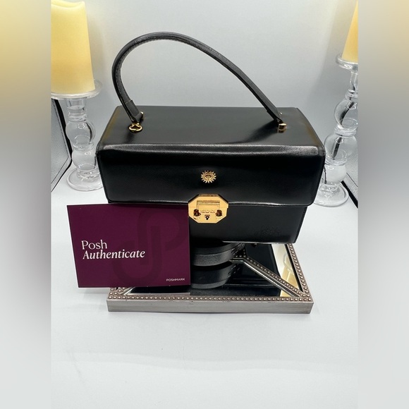 Authentic Gianni Versace Medusa Vanity Bag - Picture 1 of 13